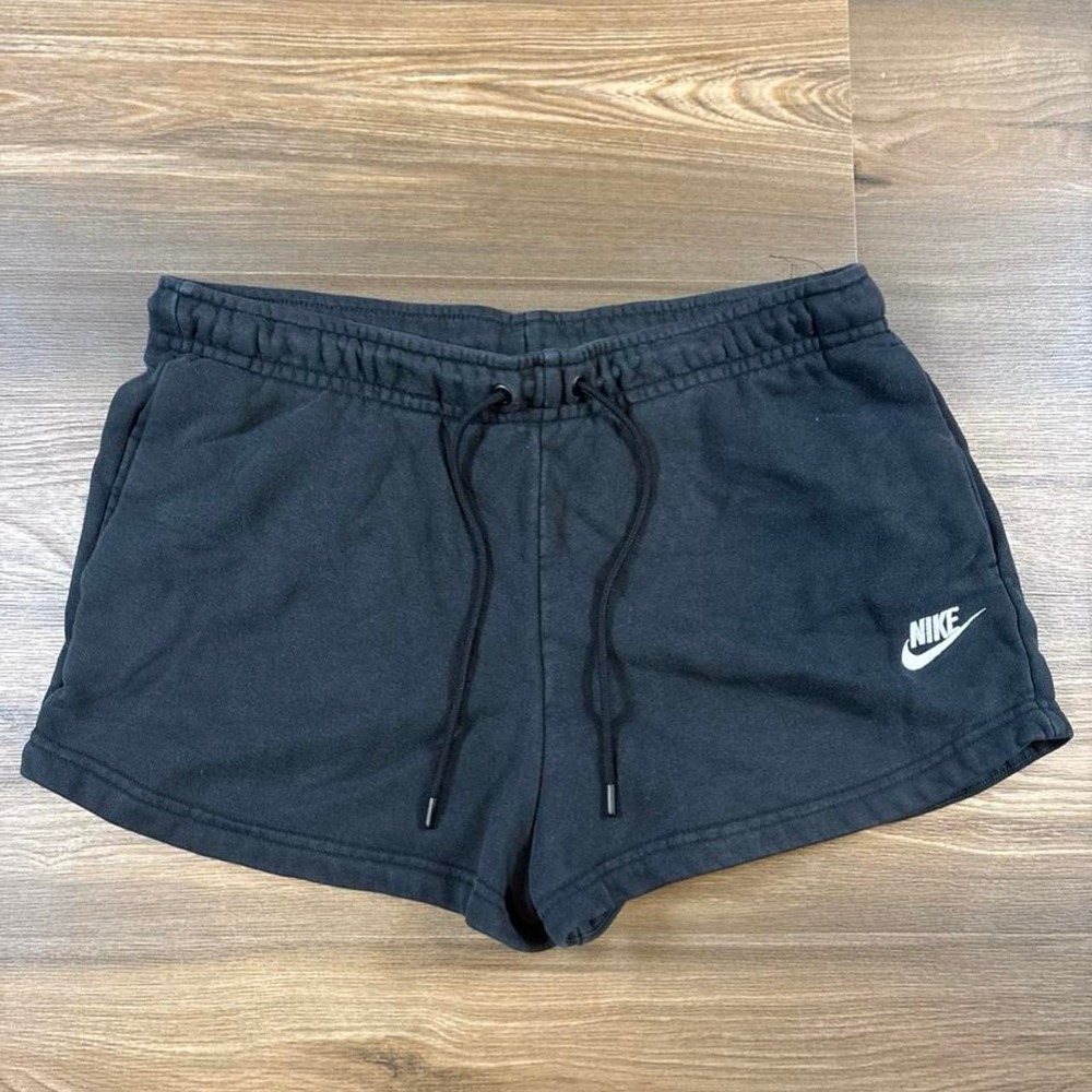 Nike black shorts size L